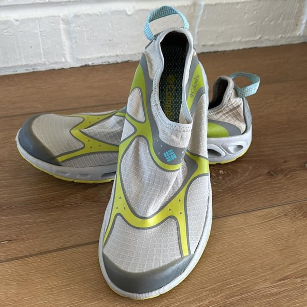 Women’s Columbia water shoes